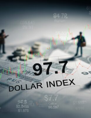 Dollar Index Stabilizes at 97.7 Amid Supreme Court Hearing and Government Shutdown